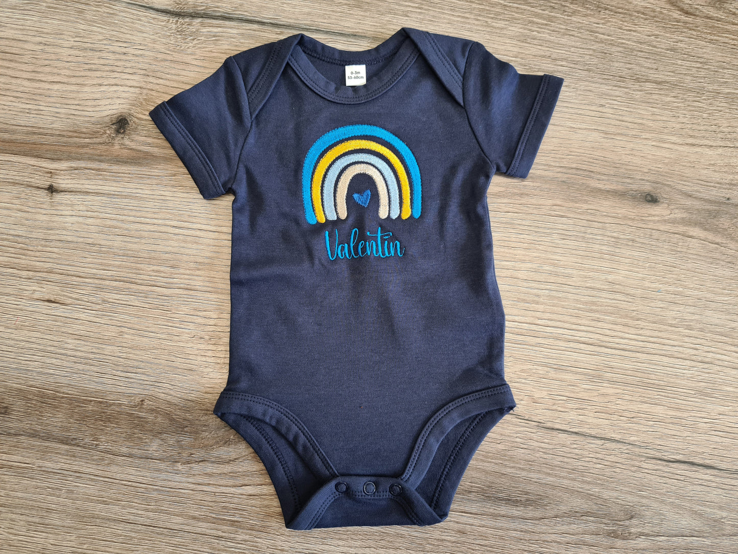 Babybody Regenbogen Herz Junge
