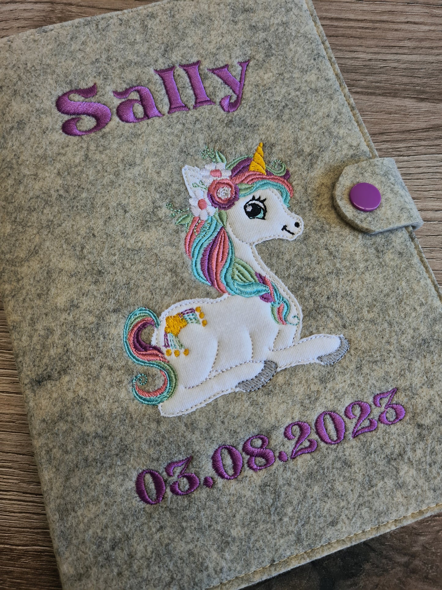 U-Heft Hülle Filz mit Name und Datum Einhorn