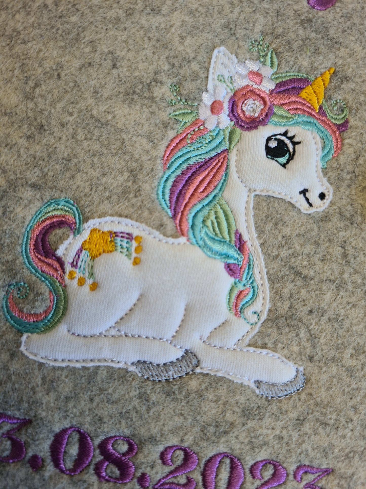 U-Heft Hülle Filz mit Name und Datum Einhorn