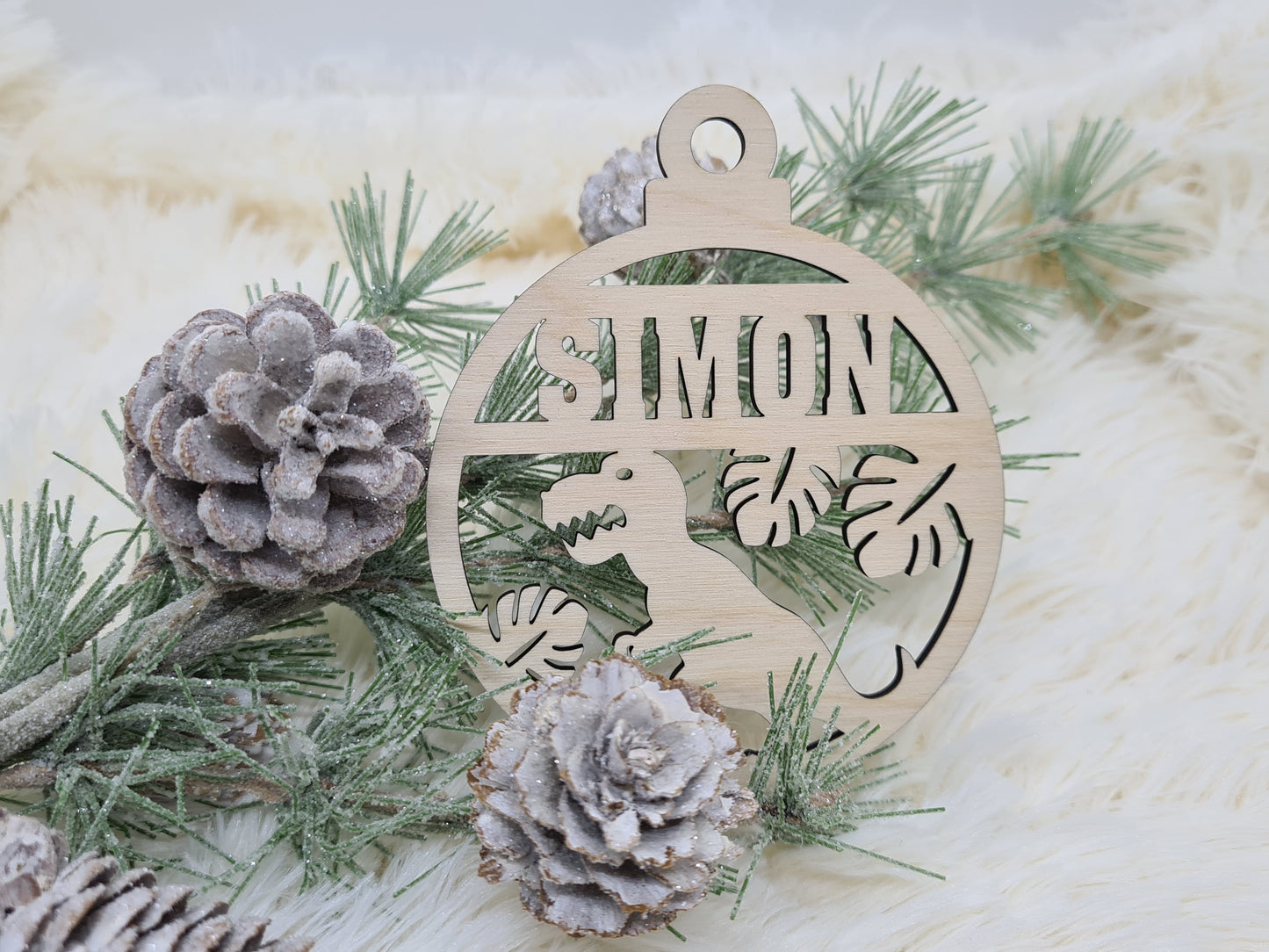 Holzanhänger, Baumschmuck, Weihnachtskugel mit Name