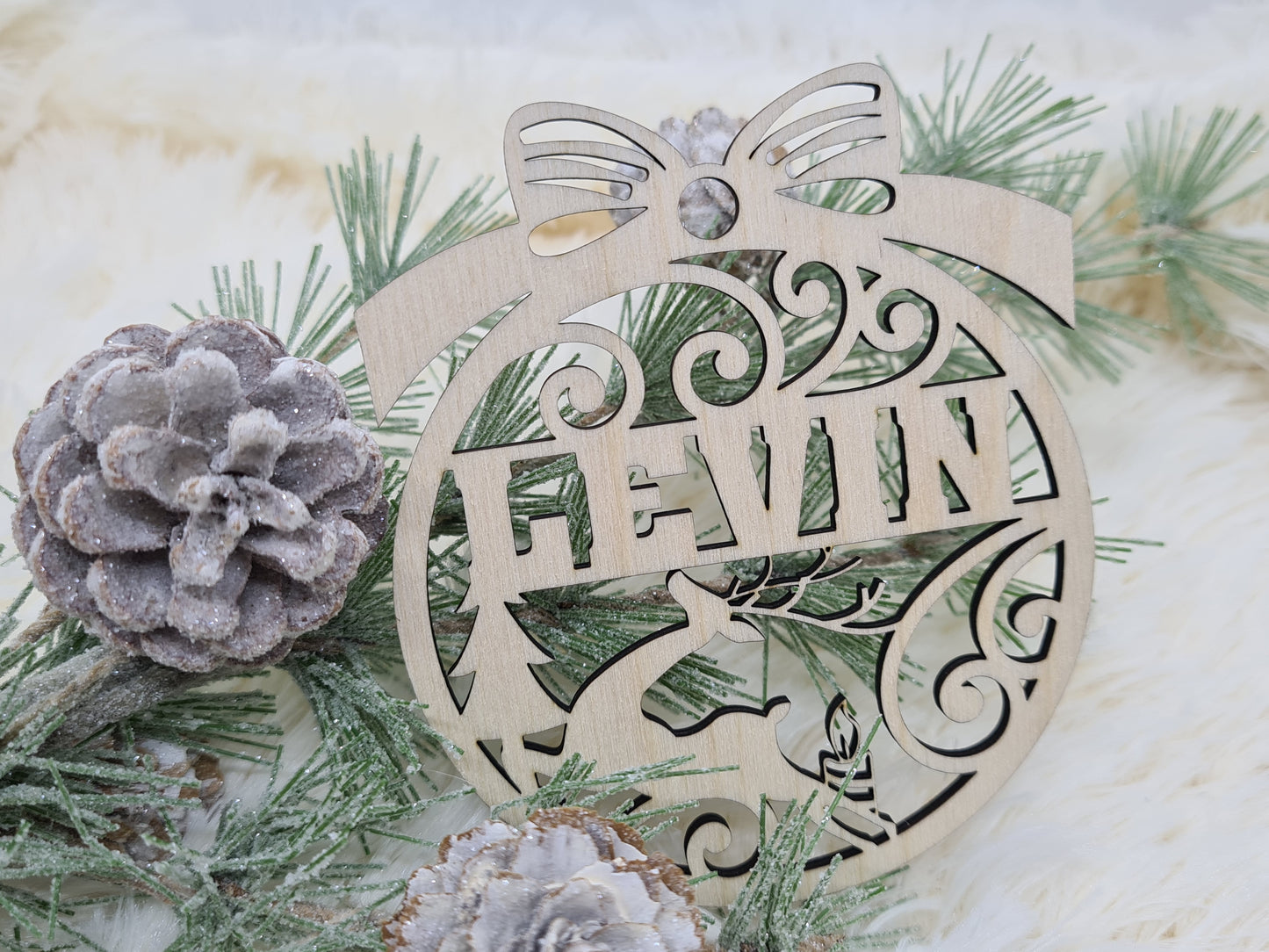 Holzanhänger, Baumschmuck, Weihnachtskugel mit Name