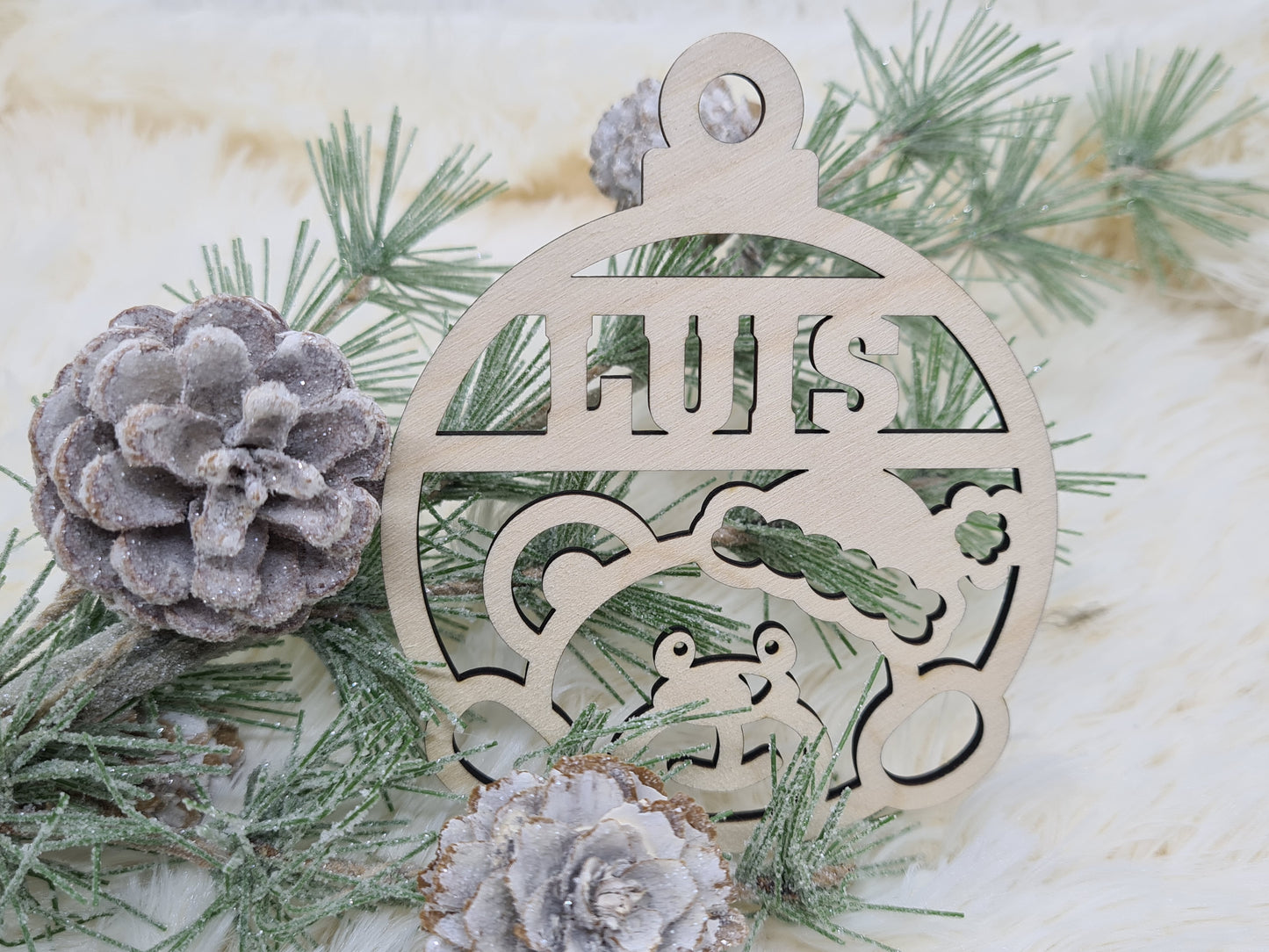 Holzanhänger, Baumschmuck, Weihnachtskugel mit Name