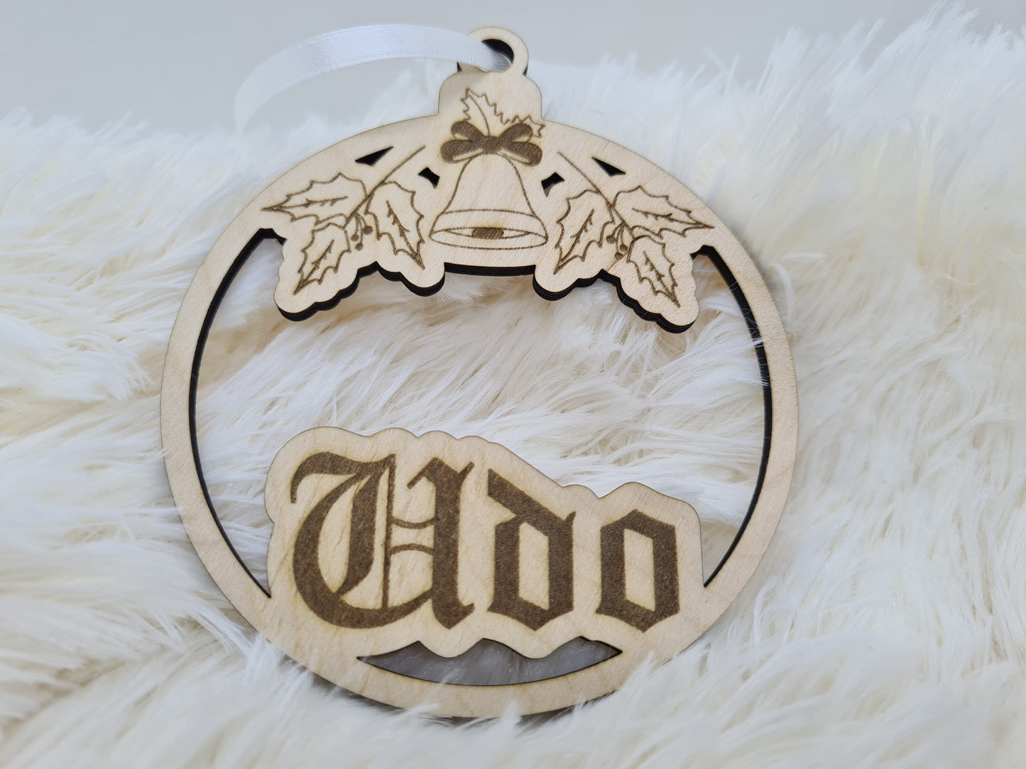 Ornament, Anhänger, Christbaumschmuck, Weihnachtskugel aus Holz mit Name