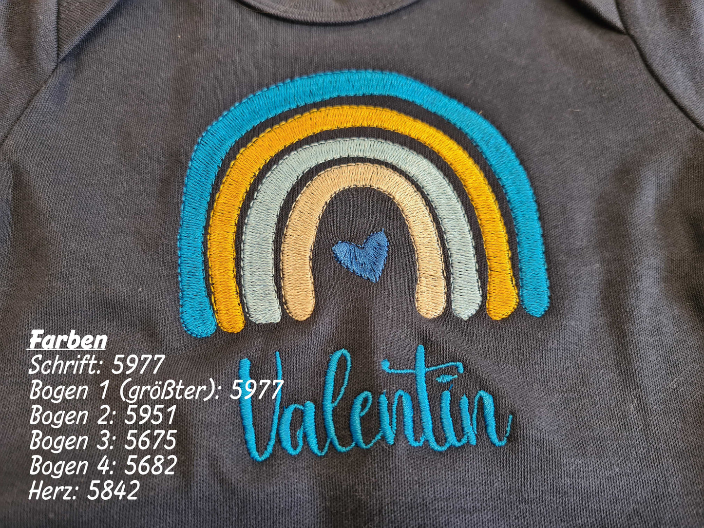 Babybody Langarm Regenbogen Herz Junge