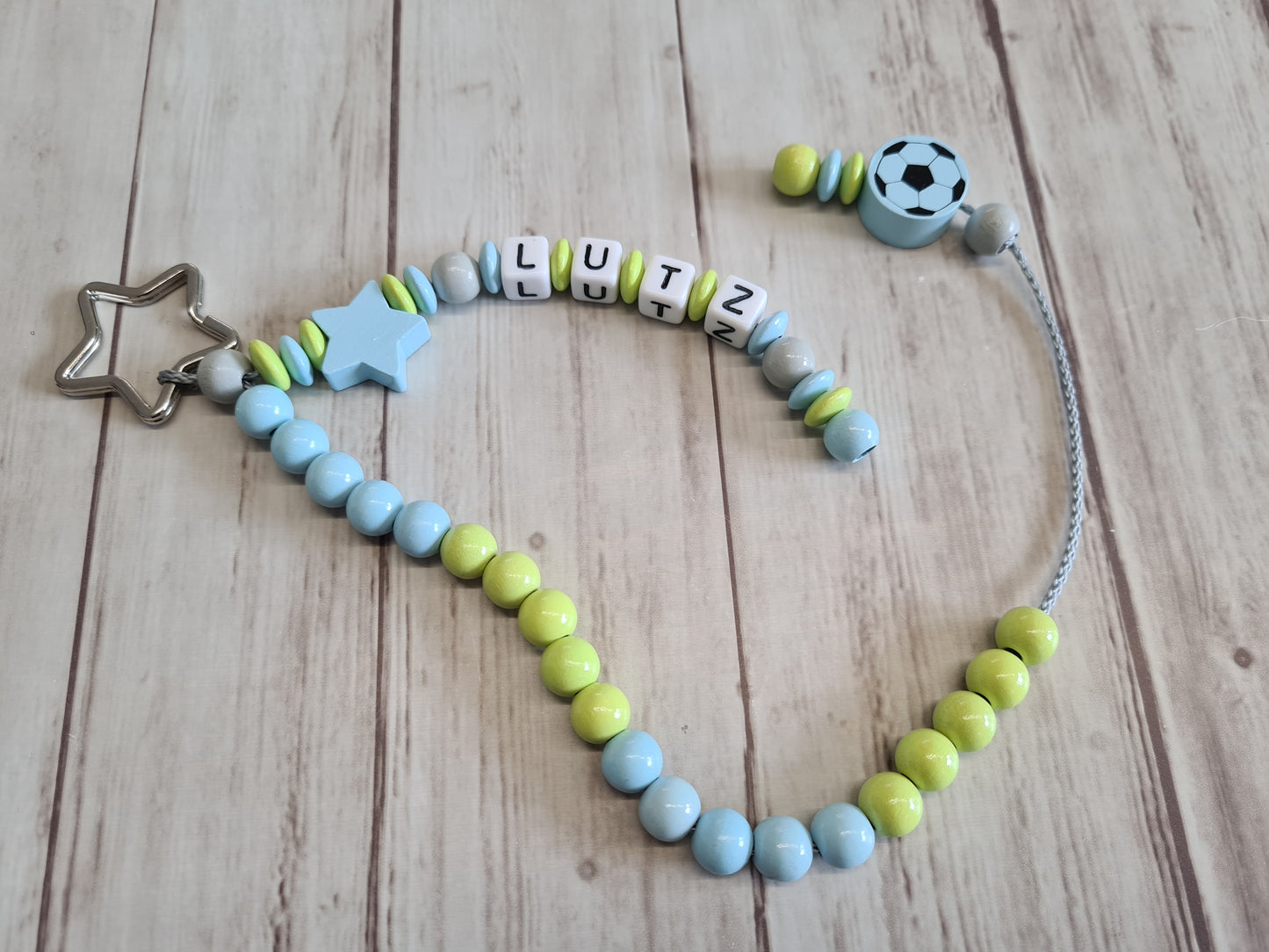 Rechenkette mit Name Hellgrün/Lemon Hellblau Fußball Stern