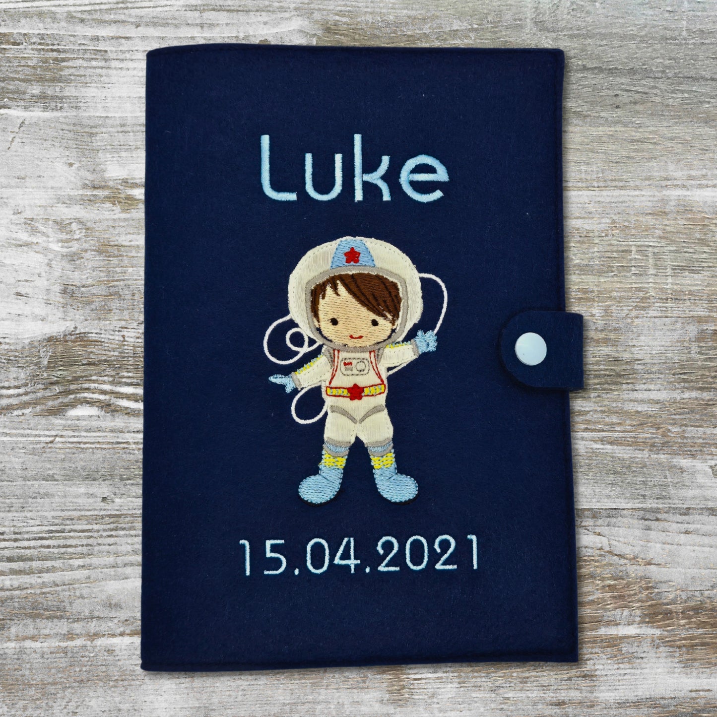 U-Heft Hülle Filz mit Name und Datum Astronaut
