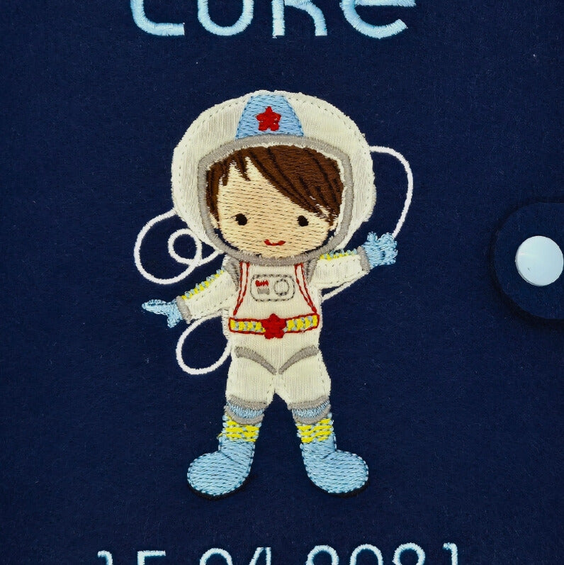 U-Heft Hülle Filz mit Name und Datum Astronaut
