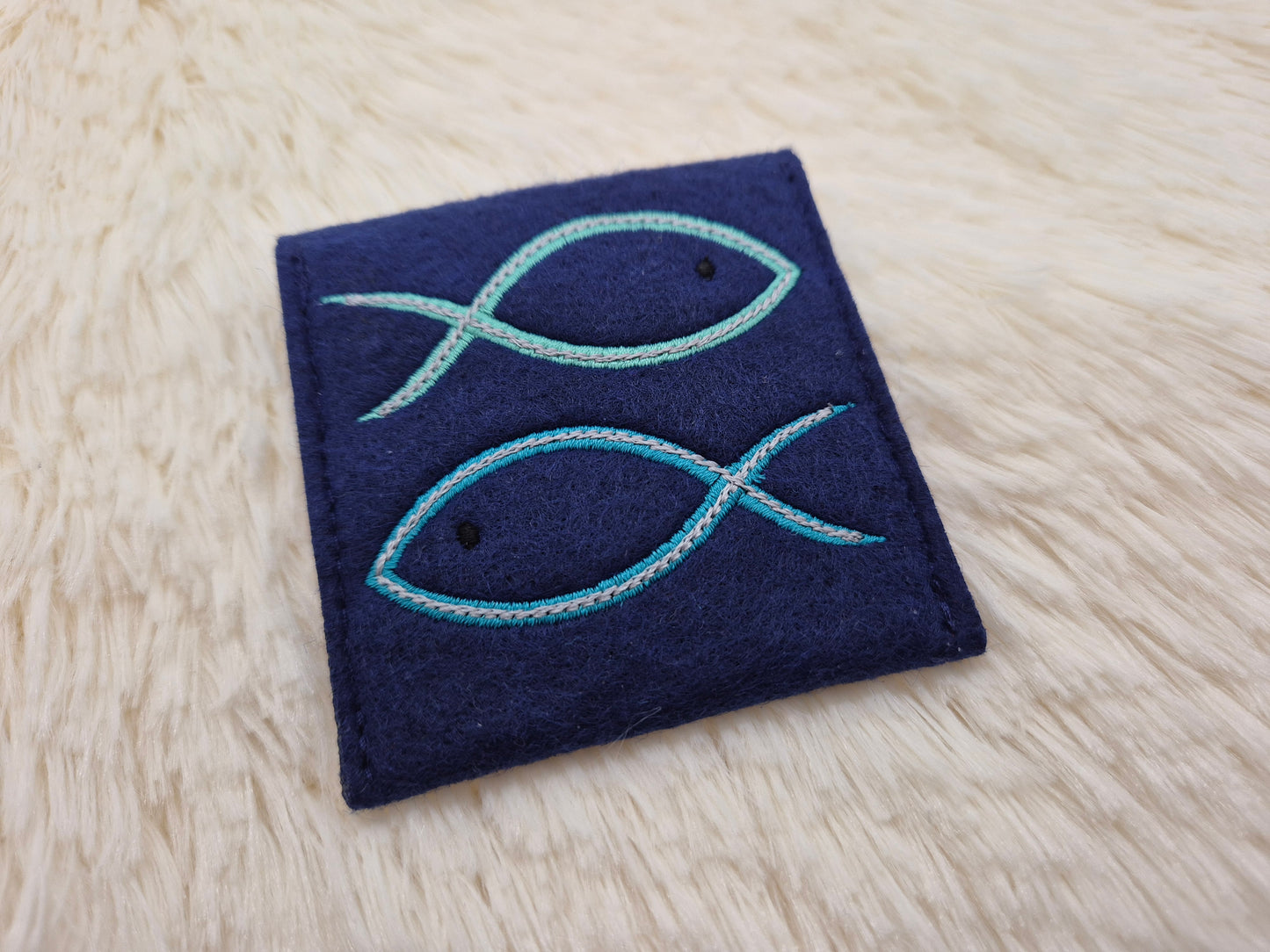 Rosenkranztasche Filz - Motiv und Name - Kreuz, Fische, Punkte