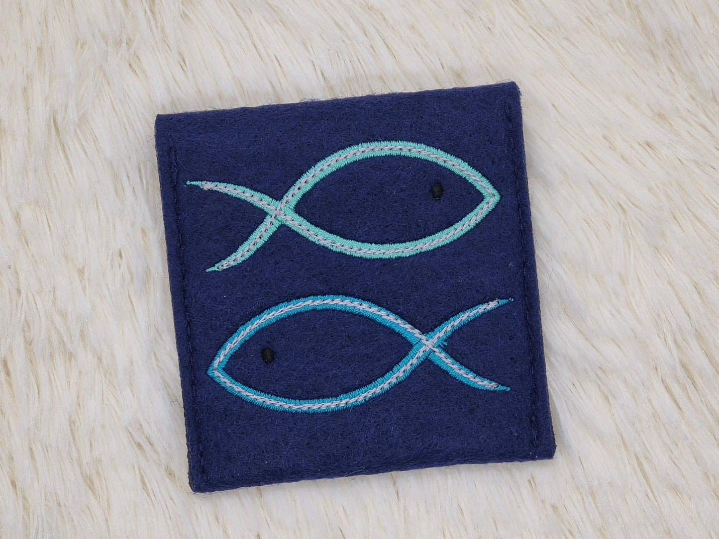 Rosenkranztasche Filz - Motiv und Name - Kreuz, Fische, Punkte