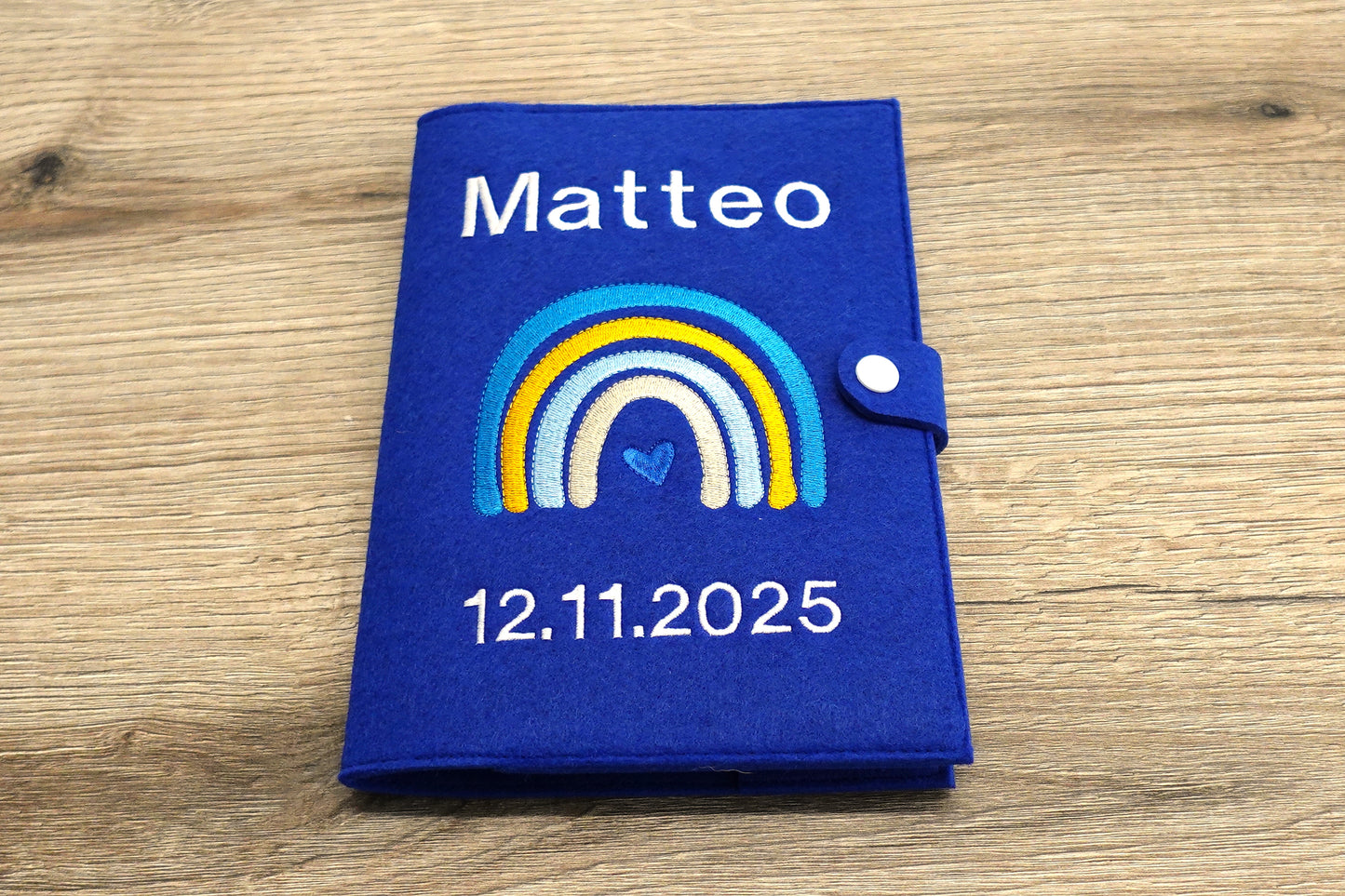 U-Heft Hülle Filz mit Name und Datum Regenbogen